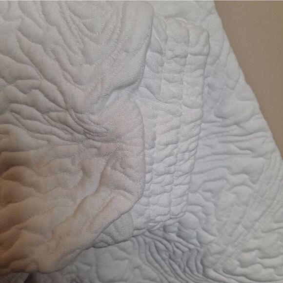 Eleven by Venus Williams The Batman Victory Quilted Jogging Pants White Small - Picture 3 of 10